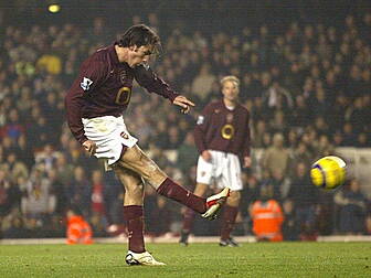 Robert Pires' son signs fo...